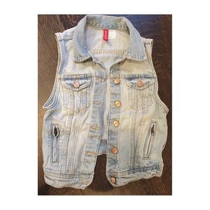 Light jean vest